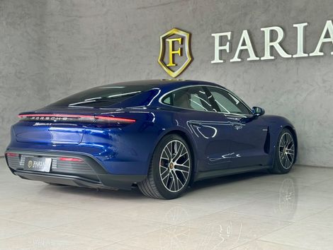 Porsche Taycan 4S (Elétrico)