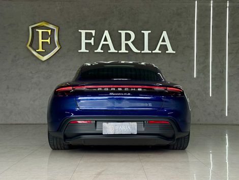Porsche Taycan 4S (Elétrico)