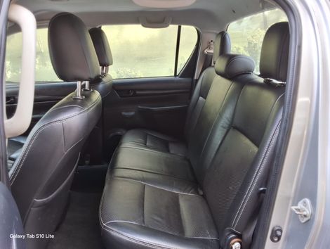 Toyota Hilux CD 4x4 2.8 Diesel Mec.