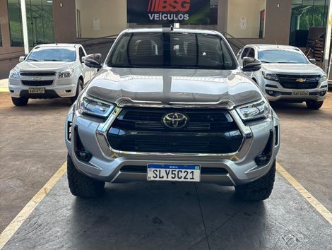 Toyota Hilux CD SRX Plus 4x4 2.8 TDI Die. Aut.
