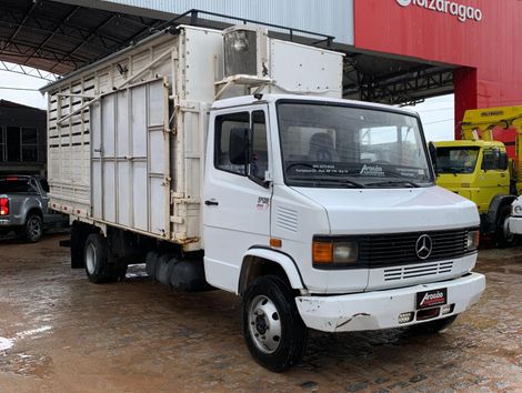 MERCEDES-BENZ 710/ 710 Plus 2p (diesel)