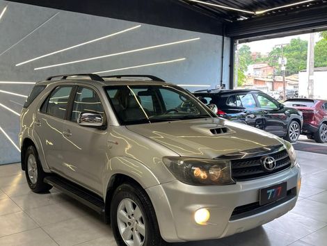 Toyota Hilux SW4 SRV D4-D 4x4 3.0 TDI Dies. Aut