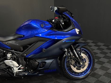 YAMAHA YZF R-3 321/ABS