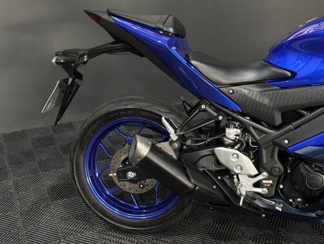 YAMAHA YZF R-3 321/ABS