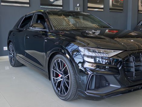 Audi Q8 Perf.Black 3.0 TFSI Quat. S-tr/(Híb.)