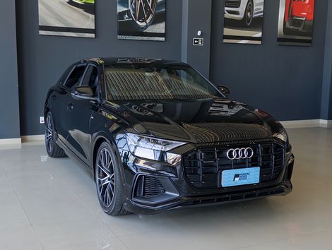 Audi Q8 Perf.Black 3.0 TFSI Quat. S-tr/(Híb.)