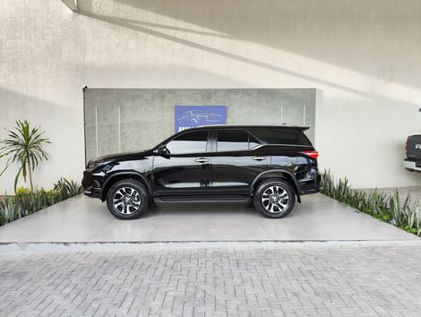 Toyota Hilux SW4 SRX Plat. 4x4 2.8 TB Die. Aut.