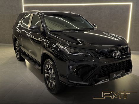 Toyota Hilux SW4 SRX Plat. 4x4 2.8 TB Die. Aut.