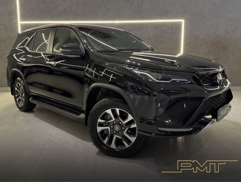 Toyota Hilux SW4 SRX Plat. 4x4 2.8 TB Die. Aut.