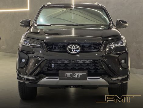 Toyota Hilux SW4 SRX Plat. 4x4 2.8 TB Die. Aut.