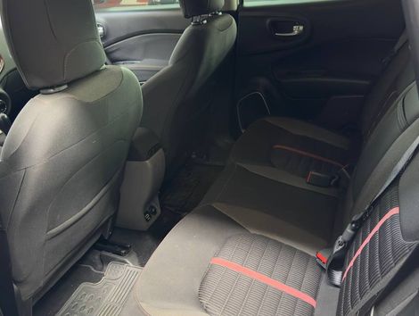 Fiat Toro Freedom 1.8 16V Flex Aut.