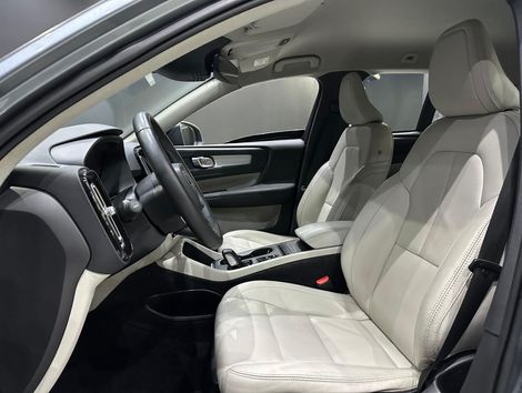 Volvo XC 40 T-5 MOMENTUM 2.0 252cv AWD