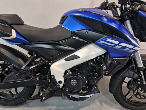 BAJAJ DOMINAR 200