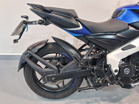 BAJAJ DOMINAR 200