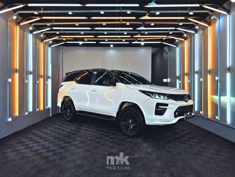 Toyota Hilux SW4 GRS 2.8 TB 4x4 Diesel Aut.