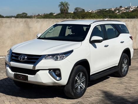 Toyota Hilux SW4 SRV 4x2 2.7 Flex 16V Aut.