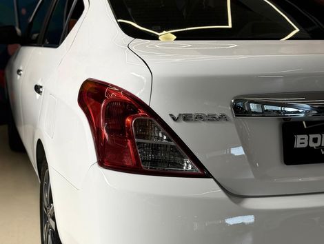 Nissan VERSA SL 1.6 16V FlexStart 4p Mec.