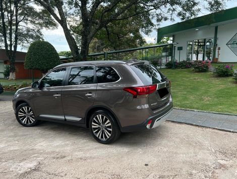 Mitsubishi OUTLANDER HPE-S 3.0 V6 4x4 5p Aut.