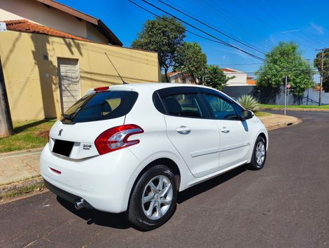 Peugeot 208 Active Pack 1.6 Flex 16V 5p Aut.