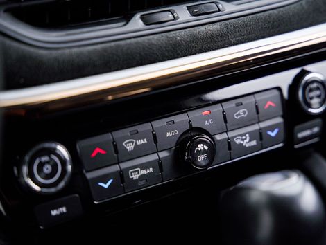 Jeep Commander Limited T270 1.3 TB Flex Aut.