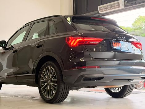 Audi Q3 Black Ed. 1.4 TFSI Flex/Black S-tron.