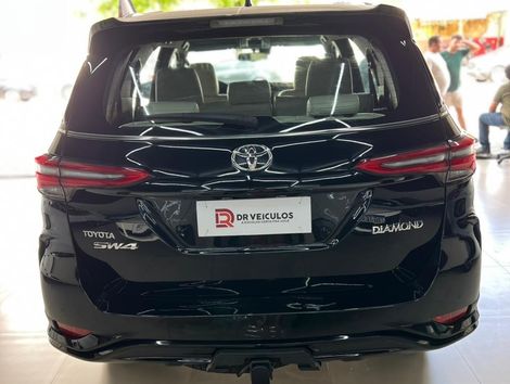 Toyota Hilux SW4 Diamond 2.8 TB 4x4 Die. Aut.