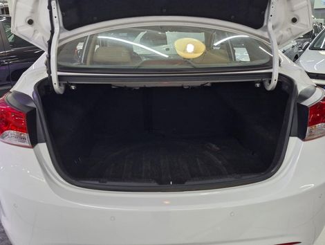 Hyundai Elantra GLS 2.0 16V Flex Aut.