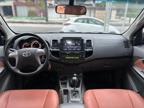 Toyota Hilux CD SRV 4x4 2.7 Flex 16V Aut.