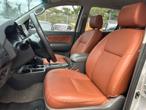 Toyota Hilux CD SRV 4x4 2.7 Flex 16V Aut.