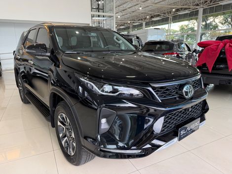 Toyota Hilux SW4 SRX Plat. 4x4 2.8 TB Die. Aut.