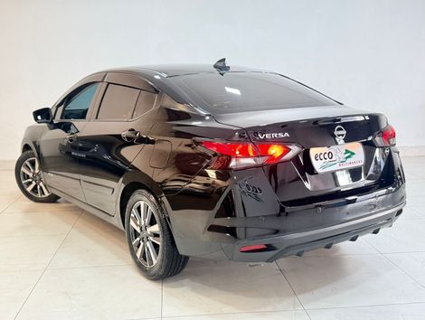 Nissan VERSA Advance 1.6 16V Flex Aut.
