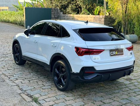 Audi Q3 SPB Perf. Black 2.0 TFSI Tipt. Quat.