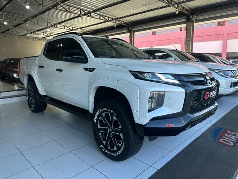 Mitsubishi L200 Triton Sport HPE-S 2.4 CD Dies. Aut