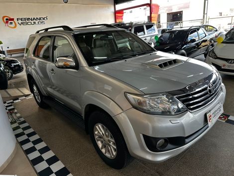 Toyota Hilux SW4 SRV D4-D 4x4 3.0 TDI Dies. Aut