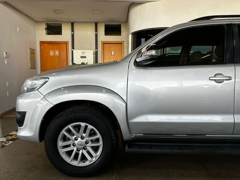 Toyota Hilux SW4 SRV D4-D 4x4 3.0 TDI Dies. Aut