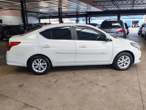 Nissan VERSA SV 1.6 16V FlexStart 4p Aut.