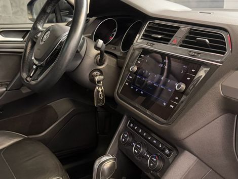 VolksWagen TIGUAN Allspac Comf 250 TSI 1.4 Flex