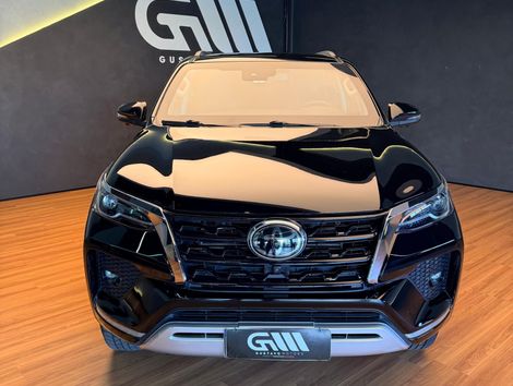 Toyota Hilux SW4 SRX 4x4 2.8 TDI 16V Dies. Aut.