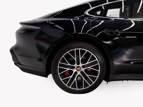 Porsche Taycan 4S (Elétrico)