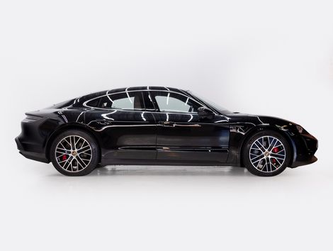 Porsche Taycan 4S (Elétrico)