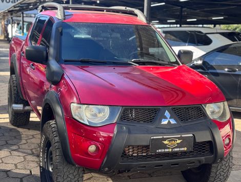 Mitsubishi L200 Triton Savana 3.2 CD TBI Dies. Mec.