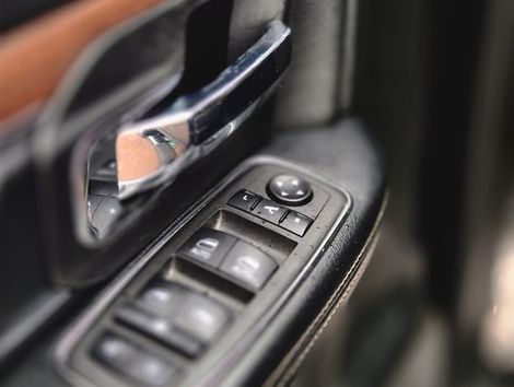 RAM CLASSIC LARAMIE 5.7 CD V8 4X4 Aut.