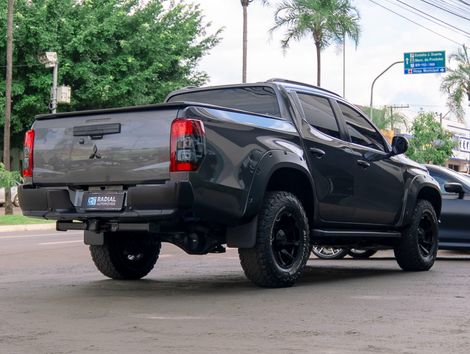 Mitsubishi L200 Triton Sport HPE-S 2.4 CD Dies. Aut
