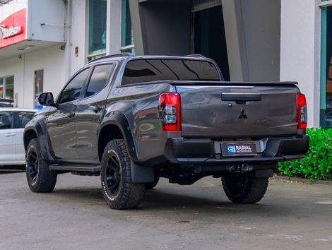 Mitsubishi L200 Triton Sport HPE-S 2.4 CD Dies. Aut