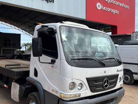 MERCEDES-BENZ Accelo 815 2p (diesel) (E5)