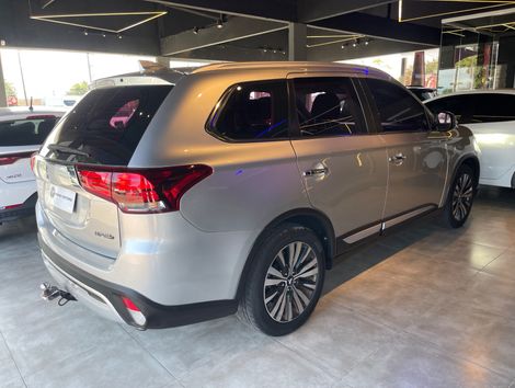 Mitsubishi OUTLANDER HPE-S 2.2 Diesel 4x4 Aut.