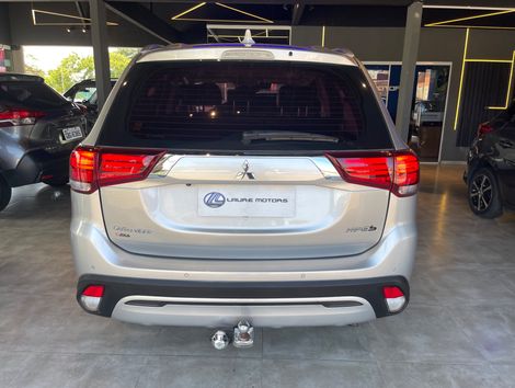 Mitsubishi OUTLANDER HPE-S 2.2 Diesel 4x4 Aut.