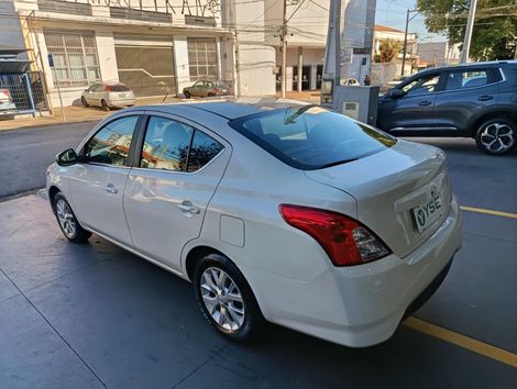 Nissan VERSA SV 1.6 16V FlexStart 4p Aut.