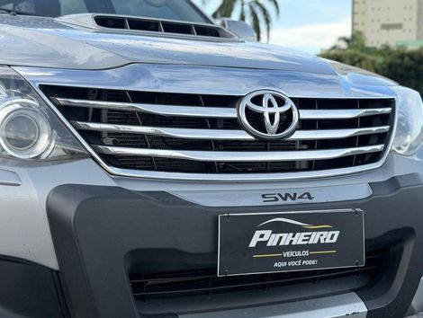 Toyota Hilux SW4 SR 4x2 2.7/ 2.7 Flex 16V Aut.