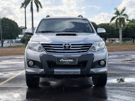 Toyota Hilux SW4 SR 4x2 2.7/ 2.7 Flex 16V Aut.